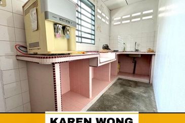 ENDLOT PARTLY FURNISHED TAMAN MUTIARA 1 Storey Terrace House for RENT