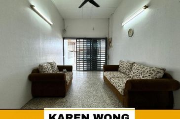 ENDLOT PARTLY FURNISHED TAMAN MUTIARA 1 Storey Terrace House for RENT