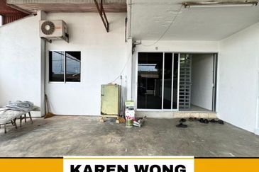 ENDLOT PARTLY FURNISHED TAMAN MUTIARA 1 Storey Terrace House for RENT