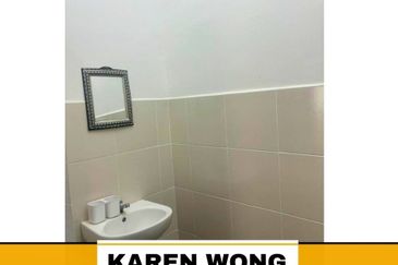 AFFORDABLE PRICE FIRST FLOOR TOWN HOUSE BUKIT BANYAN for Sale