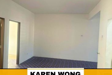 AFFORDABLE PRICE FIRST FLOOR TOWN HOUSE BUKIT BANYAN for Sale