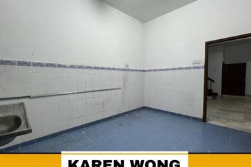 Bandar Laguna Merbok