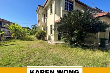 Bandar Laguna Merbok