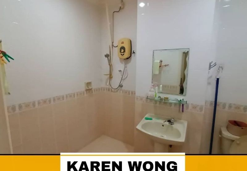 Bandar Laguna Merbok