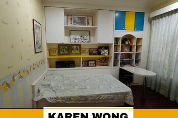 Bandar Laguna Merbok