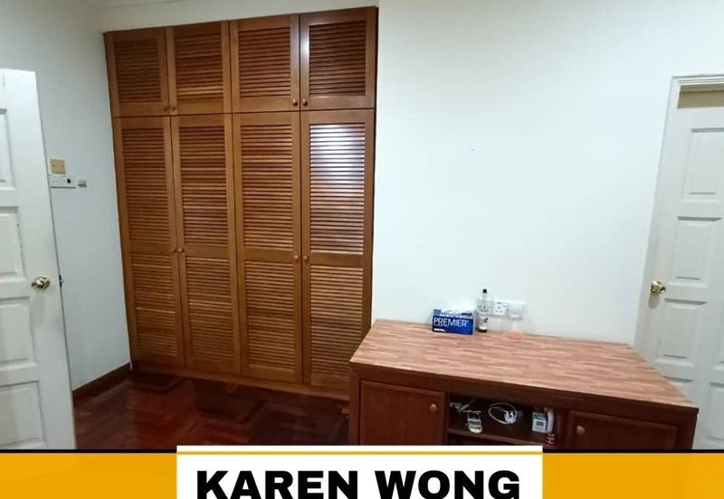 Bandar Laguna Merbok