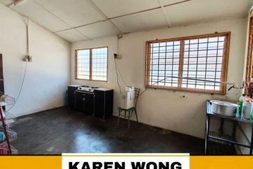 FULLY EXTENDED TAMAN RIA 1 Storey Terrace House for Sale