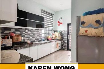 ENDLOT UNIT TAMAN SINAR INTAN RENOVATED 2 Storey Terrace House for Sale