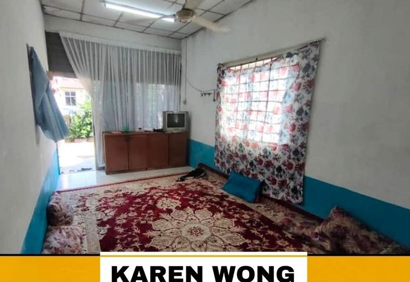 EXTRA LAND TAMAN KRISTAL 1 Storey Terrace House for Sale