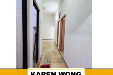 ENDLOT WITH EXTRA LAND TAMAN ARKED 1 Storey Terrace House for SALE