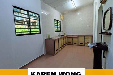 ENDLOT WITH EXTRA LAND TAMAN ARKED 1 Storey Terrace House for SALE