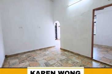 ENDLOT WITH EXTRA LAND TAMAN ARKED 1 Storey Terrace House for SALE