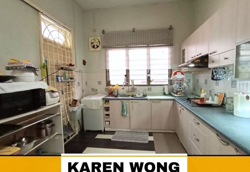 Bandar Laguna Merbok