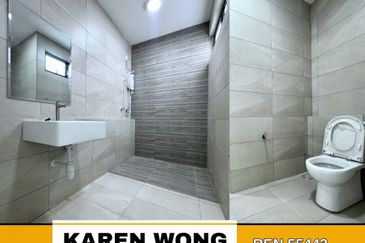 SENNI BUKIT BANYAN 2 Storey Terrace House for RENT