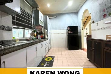 Bandar Laguna Merbok