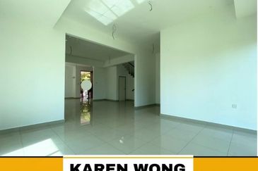 ASTANA PARK HOMES FULLY GATED & GUARDED 2 Storey SEMI DETACHED for Sale