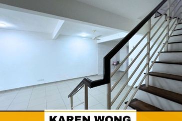 UNDER VALUE AZELIA BUKIT BANYAN OPEN FACING 2 Storey Terrace House for Sale