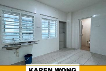 UNDER VALUE AZELIA BUKIT BANYAN OPEN FACING 2 Storey Terrace House for Sale