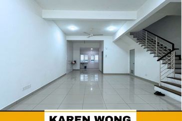 UNDER VALUE AZELIA BUKIT BANYAN OPEN FACING 2 Storey Terrace House for Sale