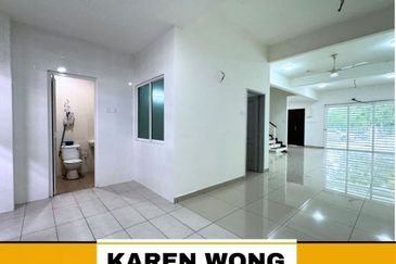 UNDER VALUE AZELIA BUKIT BANYAN OPEN FACING 2 Storey Terrace House for Sale