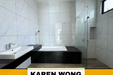 Sierra, Bukit Banyan