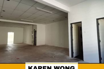 TAMAN BATIK NEAR MYDIN GROUND & FIRST FLOOR SHOPLOT For Rent