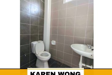 CORNER LOT HUGE LAND WESTFIELD YARRA PARK 2 Storey BUNGALOW for Sale