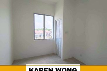 CORNER LOT HUGE LAND WESTFIELD YARRA PARK 2 Storey BUNGALOW for Sale