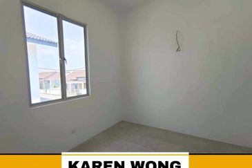 CORNER LOT HUGE LAND WESTFIELD YARRA PARK 2 Storey BUNGALOW for Sale