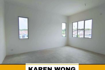 CORNER LOT HUGE LAND WESTFIELD YARRA PARK 2 Storey BUNGALOW for Sale