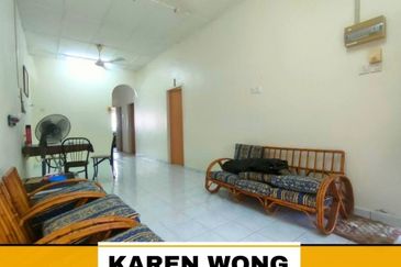 LAND SIZE : 1,400 sqft BANDAR PUTERI JAYA 1 Storey Terrace House