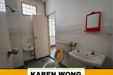 Bandar Laguna Merbok