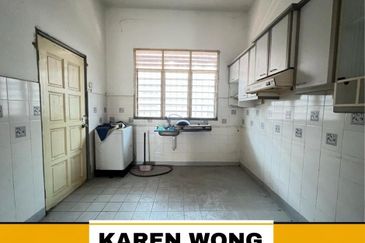 Bandar Laguna Merbok