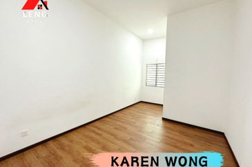 OPEN FACING AZELIA BUKIT BANYAN Double Storey Terrace House for RENT