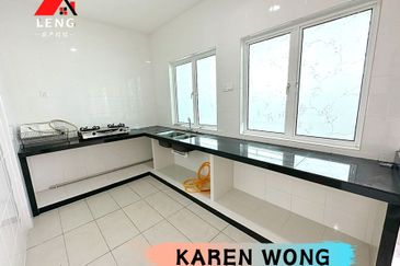 OPEN FACING AZELIA BUKIT BANYAN Double Storey Terrace House for RENT