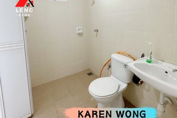 OPEN FACING AZELIA BUKIT BANYAN Double Storey Terrace House for RENT