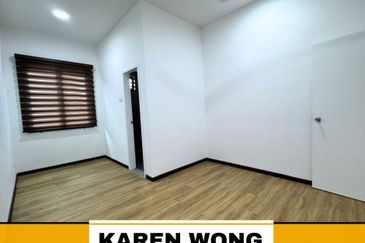 KITCHEN CABINET & FULLY GRILLE AMARYN BUKIT BANYAN 2 Storey Terrace House for RENT