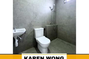 KITCHEN CABINET & FULLY GRILLE AMARYN BUKIT BANYAN 2 Storey Terrace House for RENT