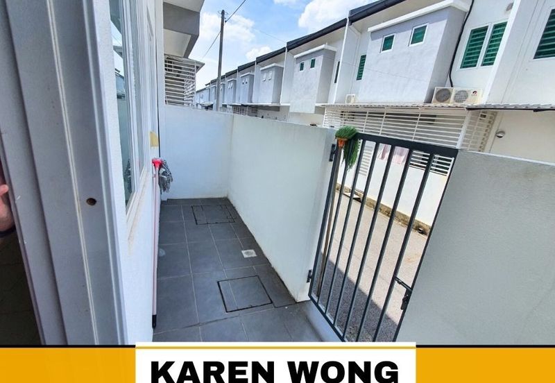 FULLY GATED & GUARDED AZELIA BUKIT BANYAN 2 Storey Terrace House for RENT