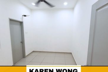 FULLY GATED & GUARDED AZELIA BUKIT BANYAN 2 Storey Terrace House for RENT