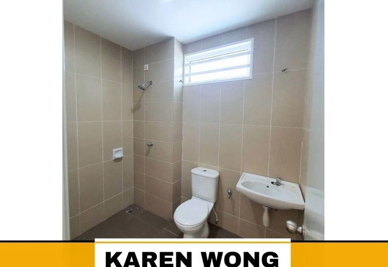 FULLY GATED & GUARDED AZELIA BUKIT BANYAN 2 Storey Terrace House for RENT