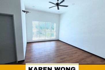 FULLY GATED & GUARDED AZELIA BUKIT BANYAN 2 Storey Terrace House for RENT