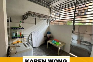 Bandar Laguna Merbok