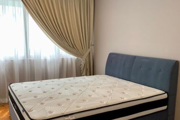 Merak Kayangan Court