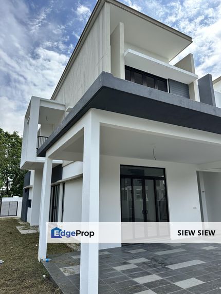 LEGASI 2 - End Lot 2 Storey Terrace House with EXTRA LAND, Selangor, Bandar Kinrara Puchong