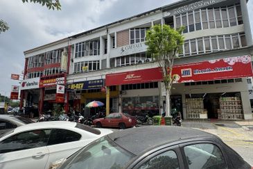 Medan Idaman Business Centre