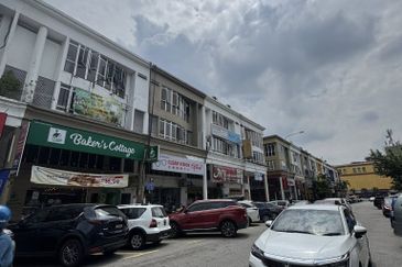 Medan Idaman Business Centre