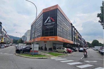 Medan Niaga Tasik Damai