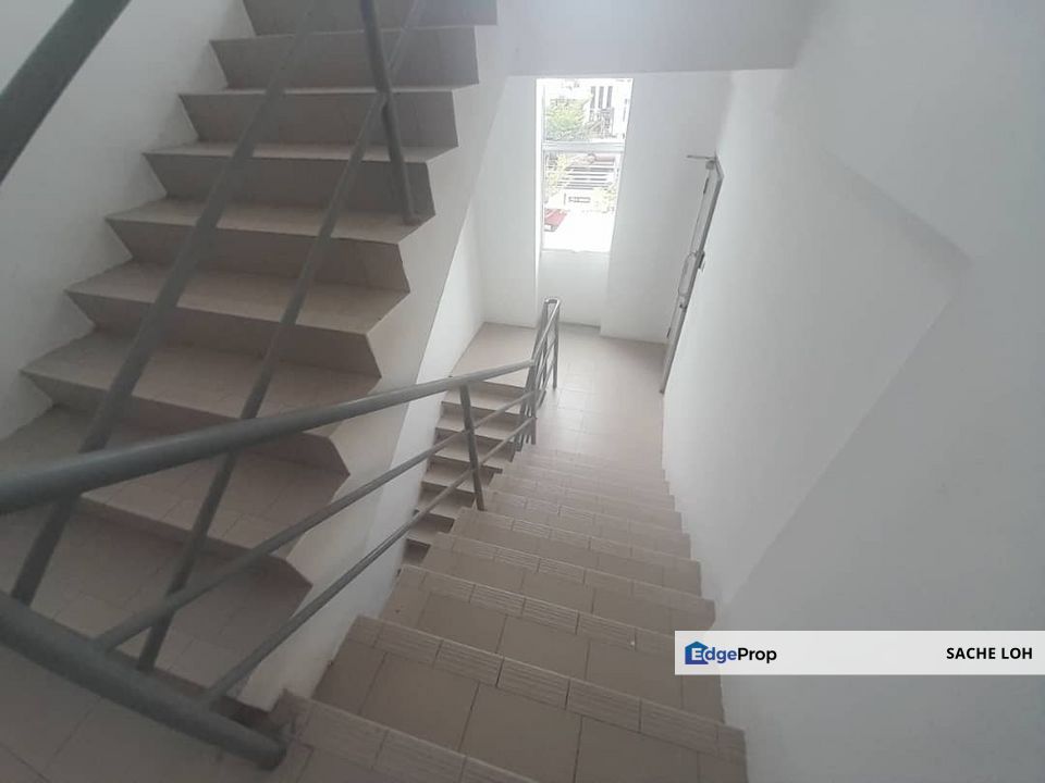 4.5% ROI, 3 STOREY SEMI D FACTORY FULLY EXTENDED @ SEMENYIH INTEGRATED PARK, Selangor, Semenyih