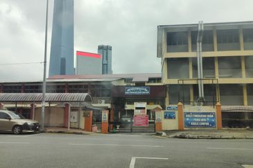 4 Storey Shop at Jalan pasar, Pudu, KL City for sale